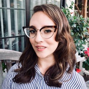 Meet your Posher, Lara